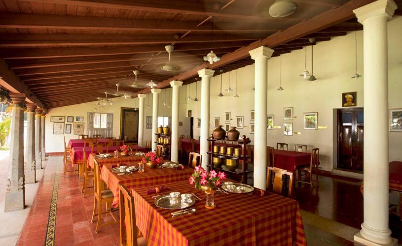 The Bangala Chettinad Hotel Kāraikkudi Exterior photo